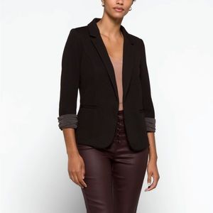 Skies are Blue Women’s blazer. Never worn in good condition. Size small.